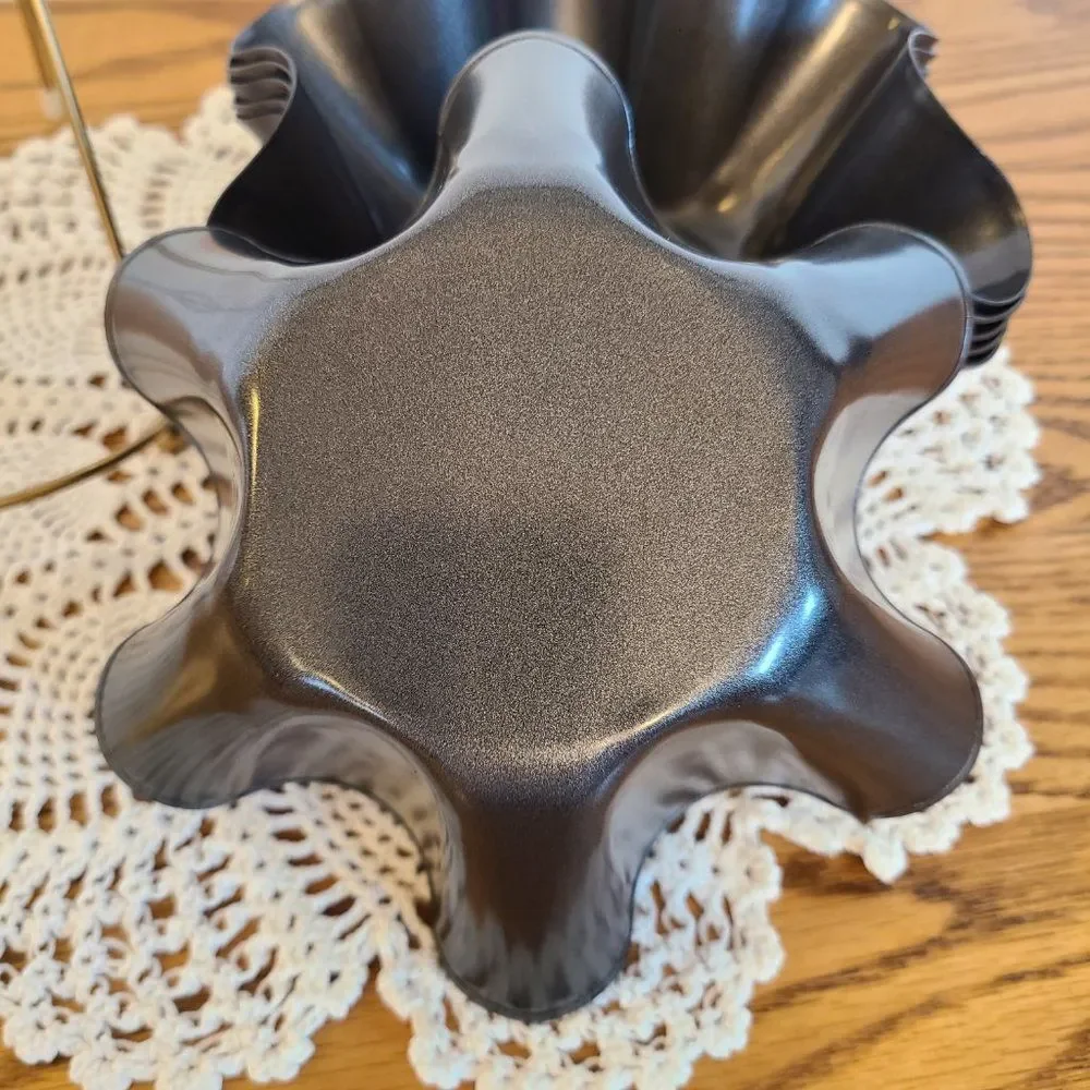 Set of Six Tortilla Non-Stick Fluted Taco Shell Salad Bowl Molds EUC